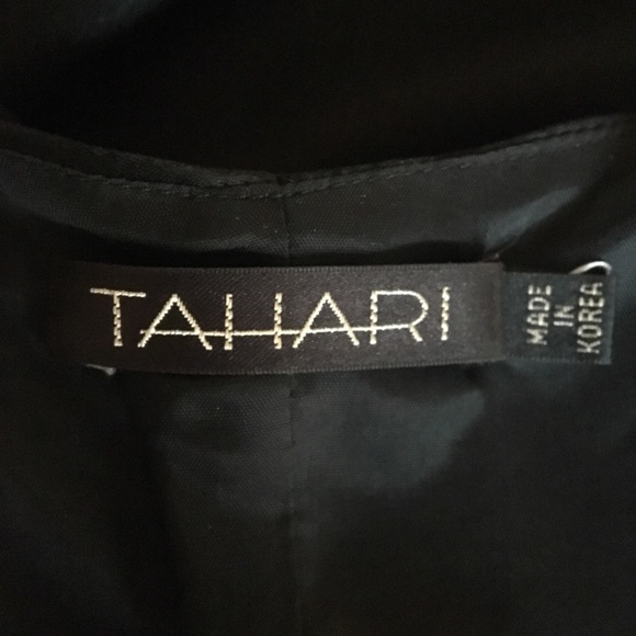 Elegant Tahari black evening gown/formal gown/prom dress. - Picture 8 of 9